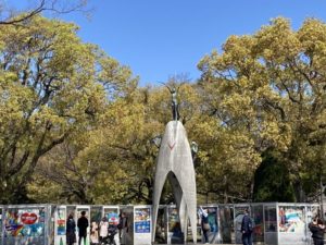 平和記念公園 桜花見 原爆ドーム 原爆の子の像 